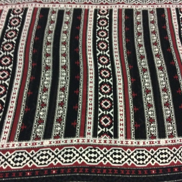 Patterned Top - Picture 5 of 6